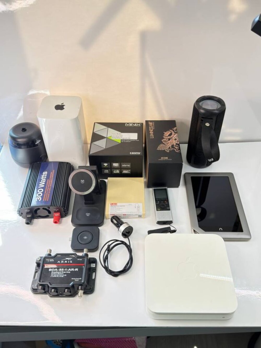 Electronics Bundle / Reseller Lot – Apple, Nook, Olympus, Luminess Air & More - Picture 1 of 11